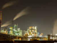 Industriepark_bei_Nacht